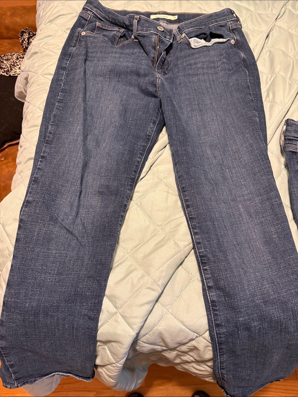 Levi's Women's Medium Wash Straight-Leg Jeans